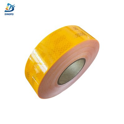 Mikroprismatisk reflekterende tape til lastbil